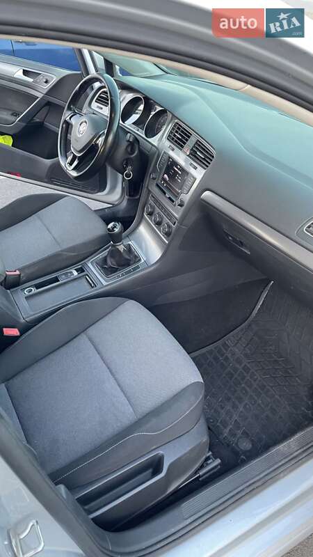 Универсал Volkswagen Golf 2016 в Иршаве