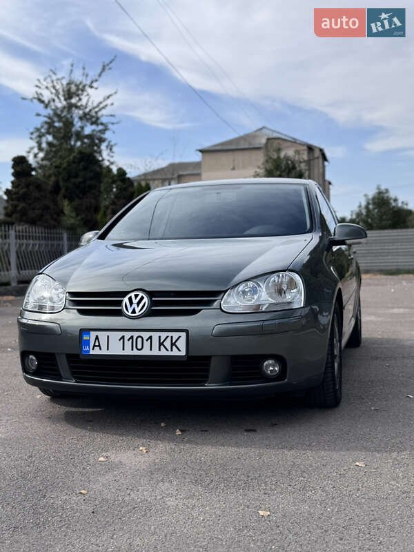 Хэтчбек Volkswagen Golf 2006 в Попельне