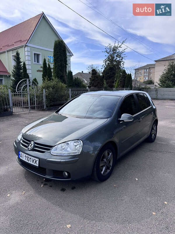 Хэтчбек Volkswagen Golf 2006 в Попельне