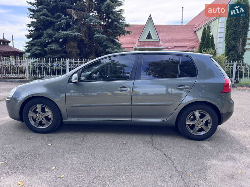 Хэтчбек Volkswagen Golf 2006 в Попельне