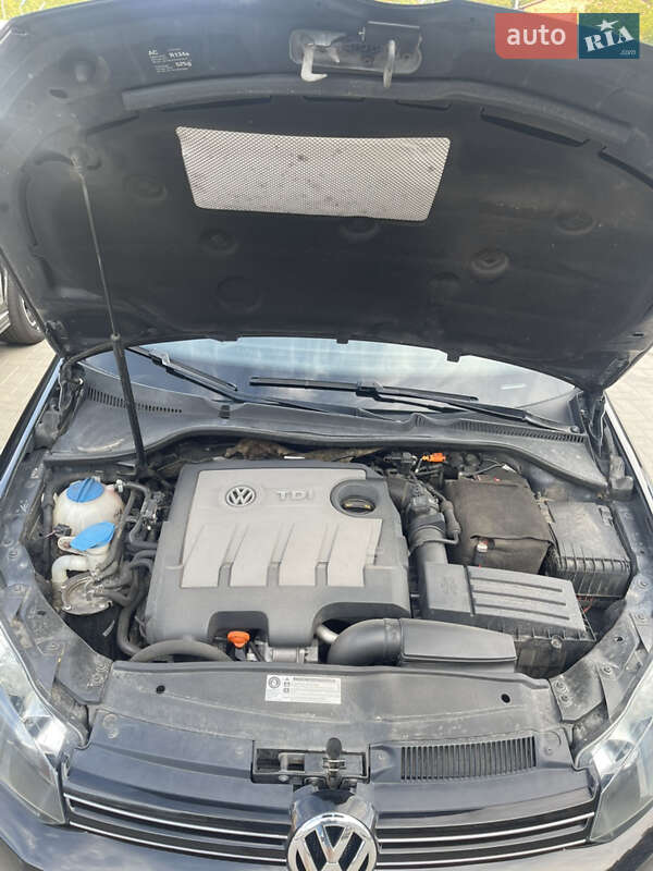 Универсал Volkswagen Golf 2010 в Житомире