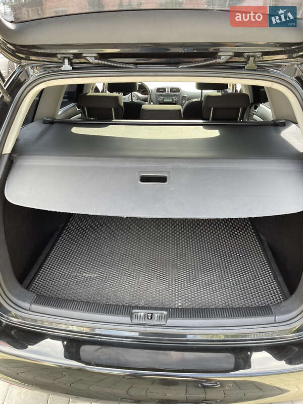 Универсал Volkswagen Golf 2010 в Житомире