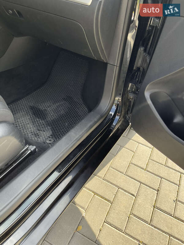 Универсал Volkswagen Golf 2010 в Житомире