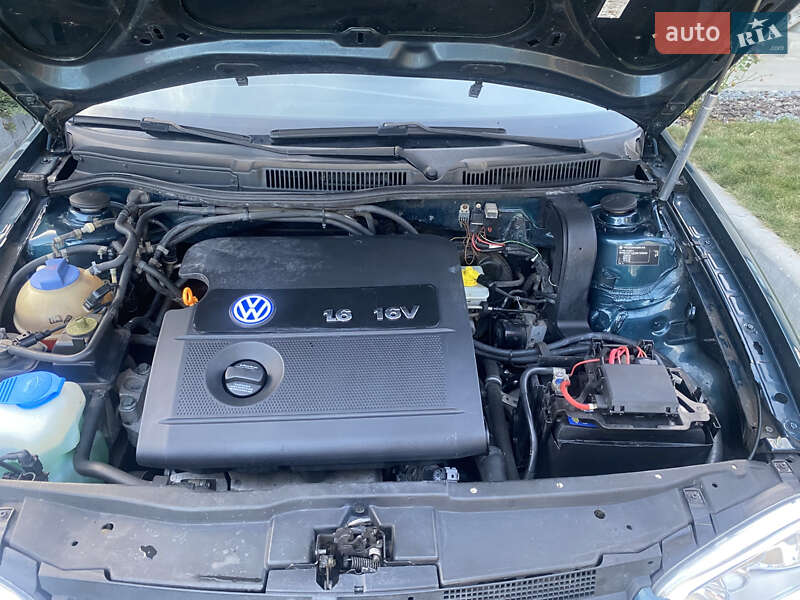 Універсал Volkswagen Golf 2002 в Бучачі