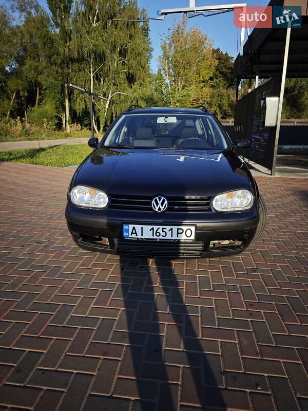 Универсал Volkswagen Golf 2001 в Киеве