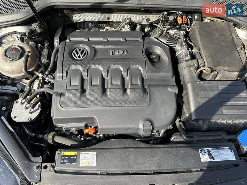 Хэтчбек Volkswagen Golf 2012 в Самборе