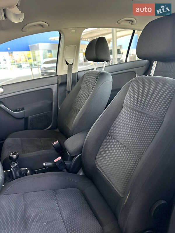 Хетчбек Volkswagen Golf 2010 в Запоріжжі