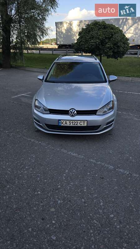 Хетчбек Volkswagen Golf 2015 в Києві