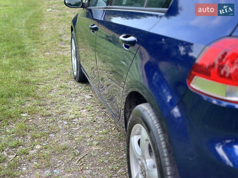 Хетчбек Volkswagen Golf 2008 в Самборі