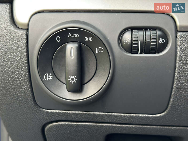 Хетчбек Volkswagen Golf 2008 в Самборі