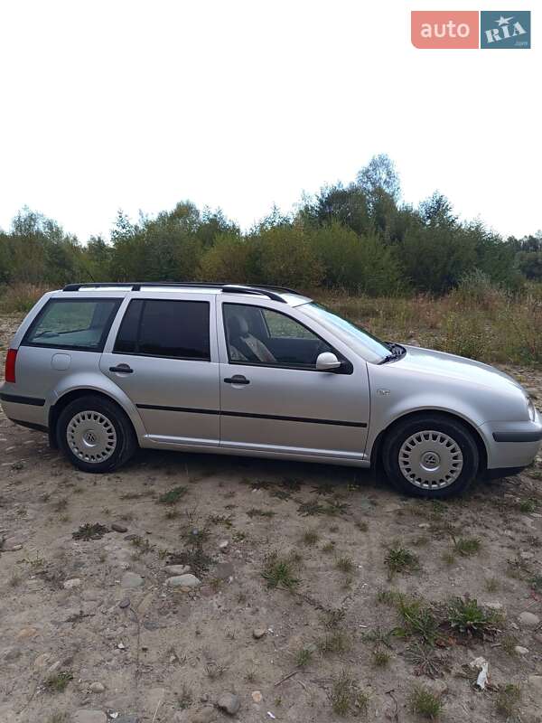 Універсал Volkswagen Golf 2001 в Івано-Франківську
