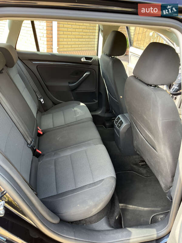 Универсал Volkswagen Golf 2011 в Корсуне-Шевченковском фото 17 Универсал Volkswagen Golf 2011 в Корсуне-Шевченковском