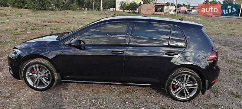 Хэтчбек Volkswagen Golf 2017 в Кривом Роге