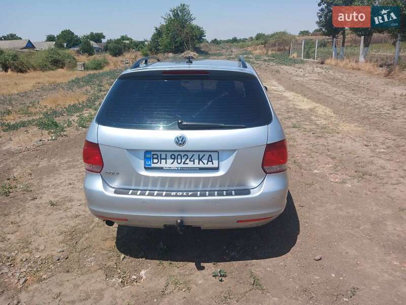 Універсал Volkswagen Golf 2010 в Одесі