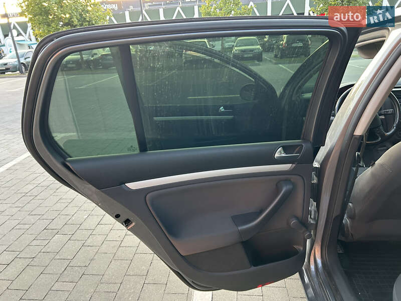 Хэтчбек Volkswagen Golf 2008 в Хмельницком