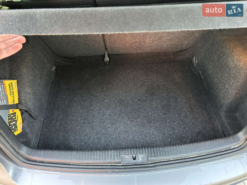 Хэтчбек Volkswagen Golf 2008 в Хмельницком