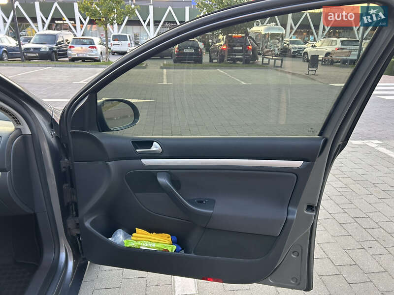 Хэтчбек Volkswagen Golf 2008 в Хмельницком