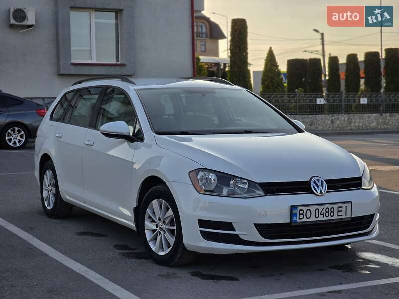 Універсал Volkswagen Golf 2015 в Тернополі