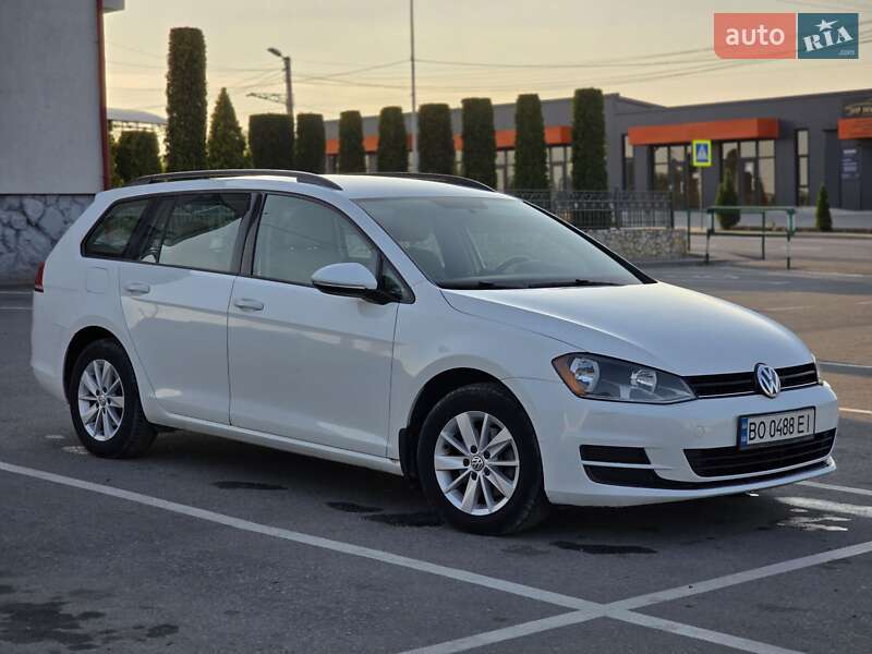 Універсал Volkswagen Golf 2015 в Тернополі
