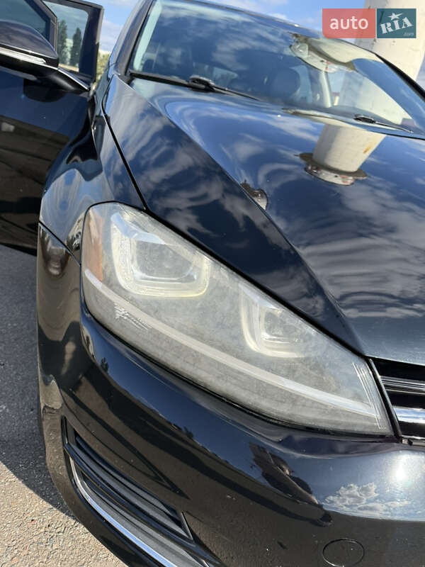 Хетчбек Volkswagen Golf 2014 в Києві