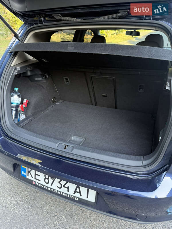 Хетчбек Volkswagen Golf 2015 в Дніпрі