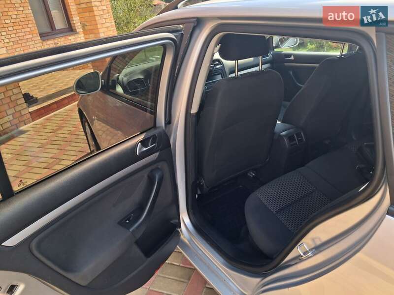 Універсал Volkswagen Golf 2013 в Павлограді