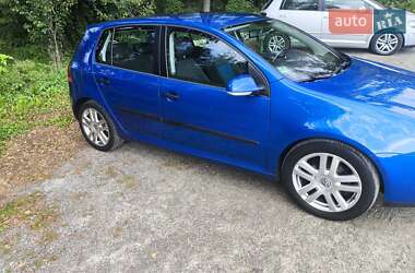 Хэтчбек Volkswagen Golf 2005 в 
