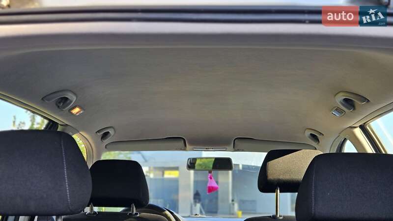 Хетчбек Volkswagen Golf 2003 в Тернополі