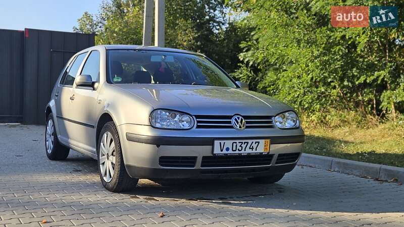 Хетчбек Volkswagen Golf 2003 в Тернополі