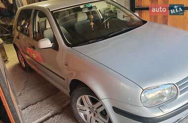 Хетчбек Volkswagen Golf 1998 в Ужгороді