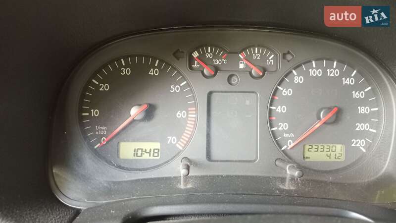 Хэтчбек Volkswagen Golf 1998 в Ужгороде