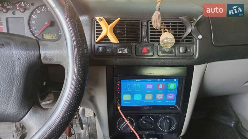 Хэтчбек Volkswagen Golf 1998 в Ужгороде