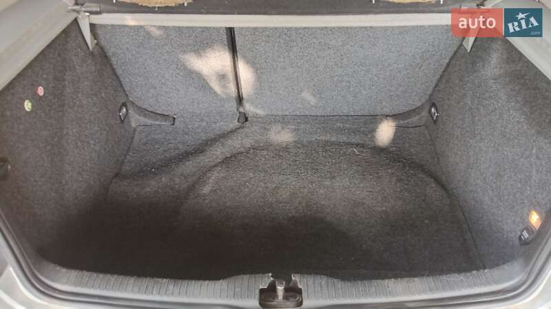 Хэтчбек Volkswagen Golf 1998 в Ужгороде