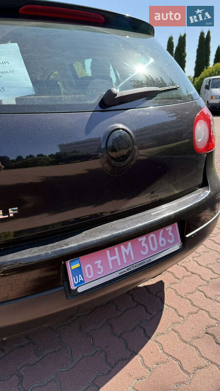 Хэтчбек Volkswagen Golf 2005 в Хмельницком