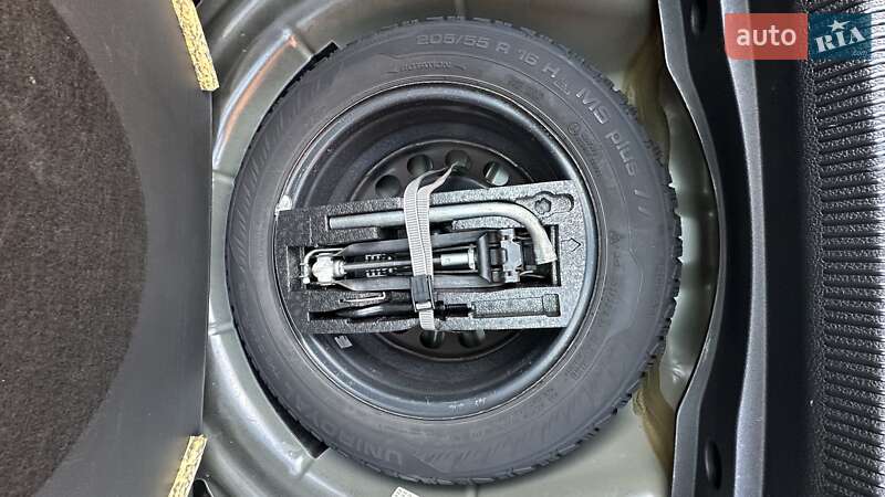 Універсал Volkswagen Golf 2009 в Бершаді