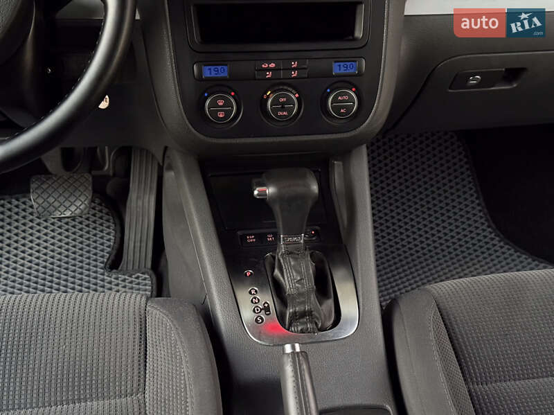 Універсал Volkswagen Golf 2009 в Миколаєві