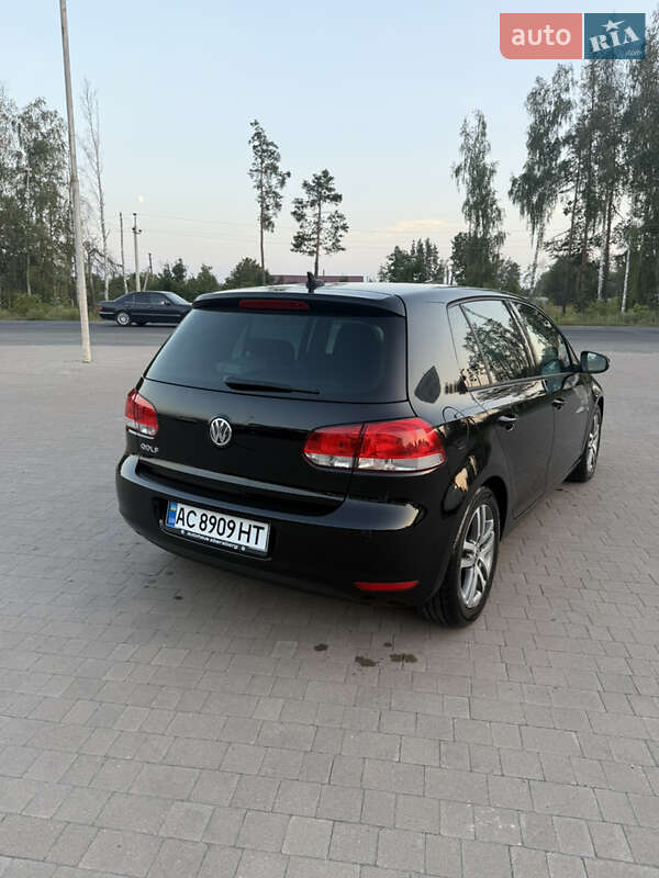 Хэтчбек Volkswagen Golf 2009 в Луцке