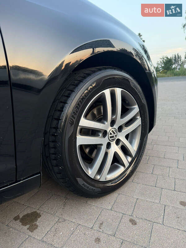 Хэтчбек Volkswagen Golf 2009 в Луцке