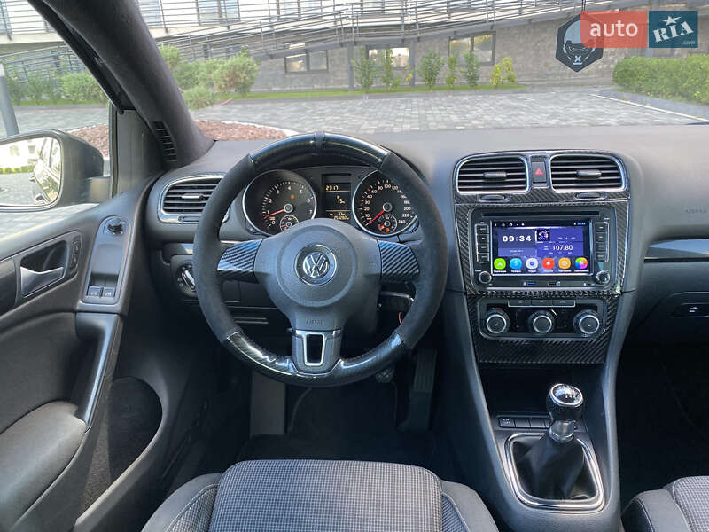 Хэтчбек Volkswagen Golf 2009 в Мукачево