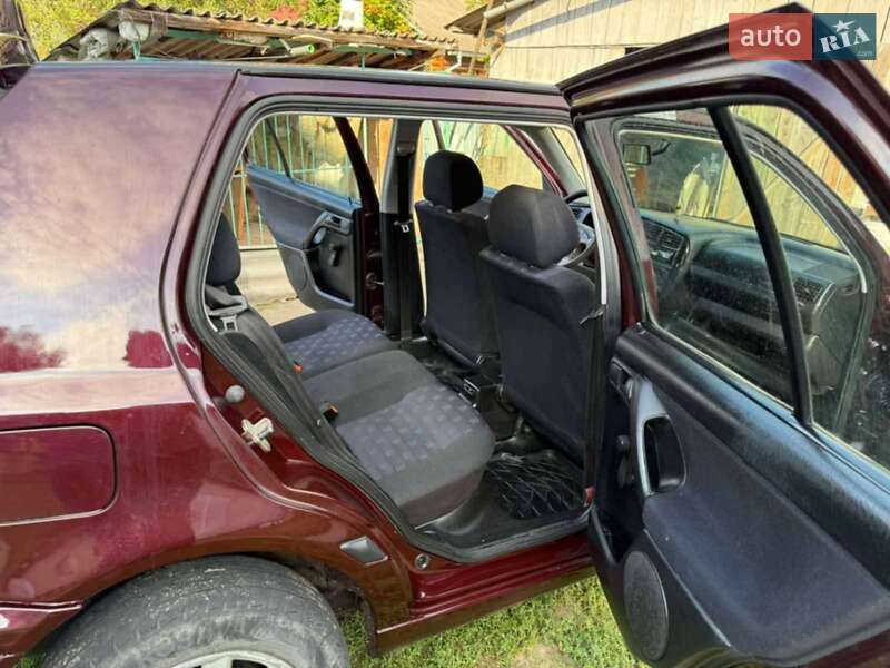 Хэтчбек Volkswagen Golf 1995 в Ивано-Франковске