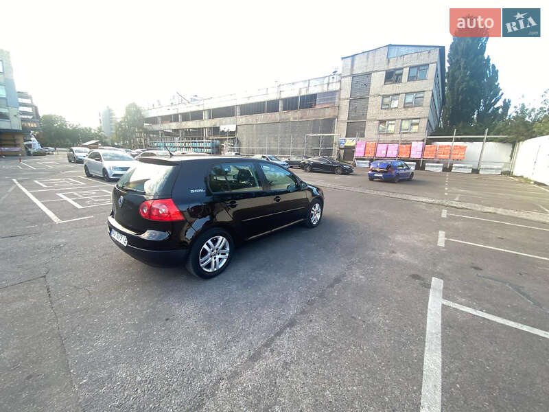 Хэтчбек Volkswagen Golf 2006 в Киеве