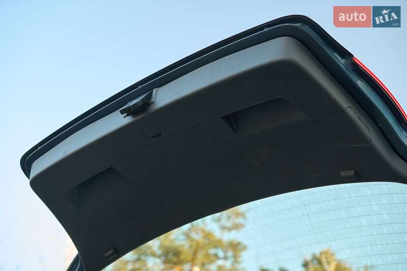 Хэтчбек Volkswagen Golf 2004 в Кременчуге