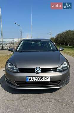 Хэтчбек Volkswagen Golf 2013 в Киеве