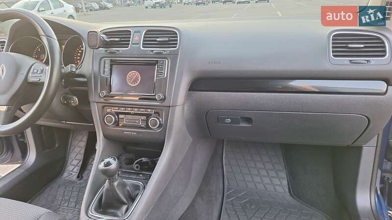 Хетчбек Volkswagen Golf 2010 в Івано-Франківську