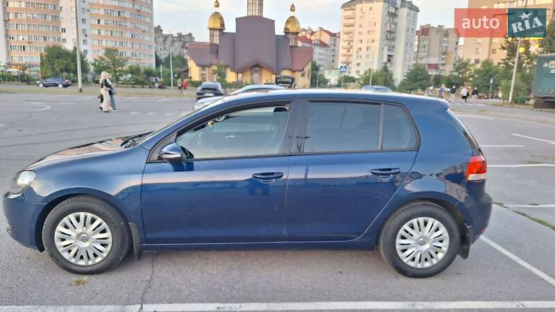 Хетчбек Volkswagen Golf 2010 в Івано-Франківську
