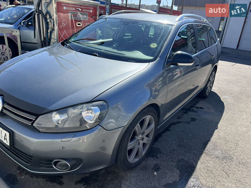 Універсал Volkswagen Golf 2011 в Шепетівці