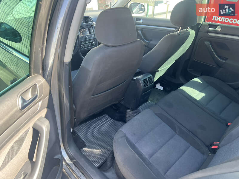 Універсал Volkswagen Golf 2011 в Шепетівці