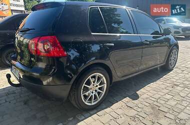 Хетчбек Volkswagen Golf 2005 в Покрові