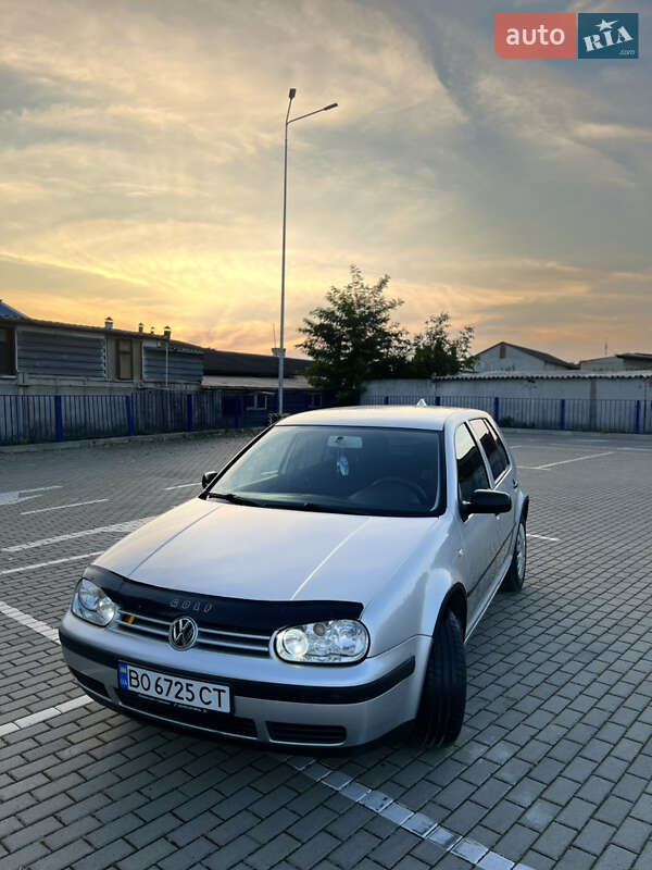 Volkswagen Golf 2002