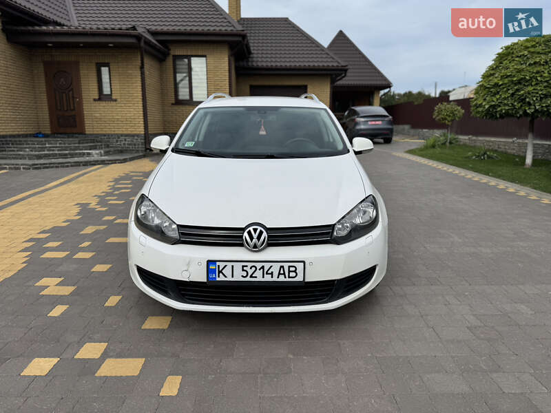 Универсал Volkswagen Golf 2010 в Киеве